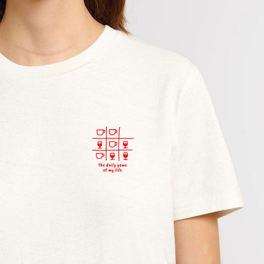 T-shirt en coton blanc avec inscription humoristique Vin vs Café, coupe décontractée femme.